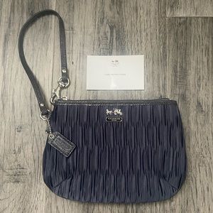 NEW COACH WRISTLET CLUTCH BAG